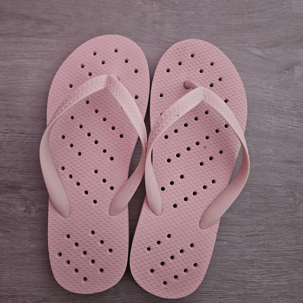 Amazon Kids Pink Flip Flops